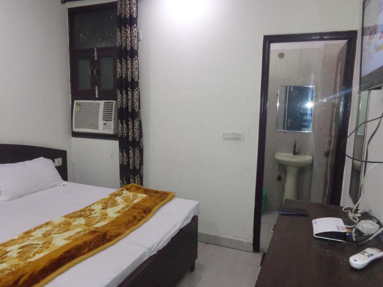 Silver Residency Hotel Nova Deli Exterior foto